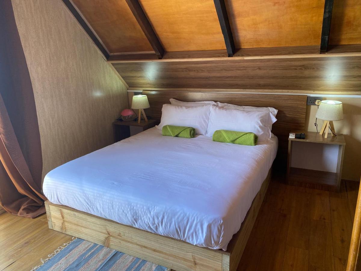 Mouggae Blues Villas Beau Vallon  Bagian luar foto