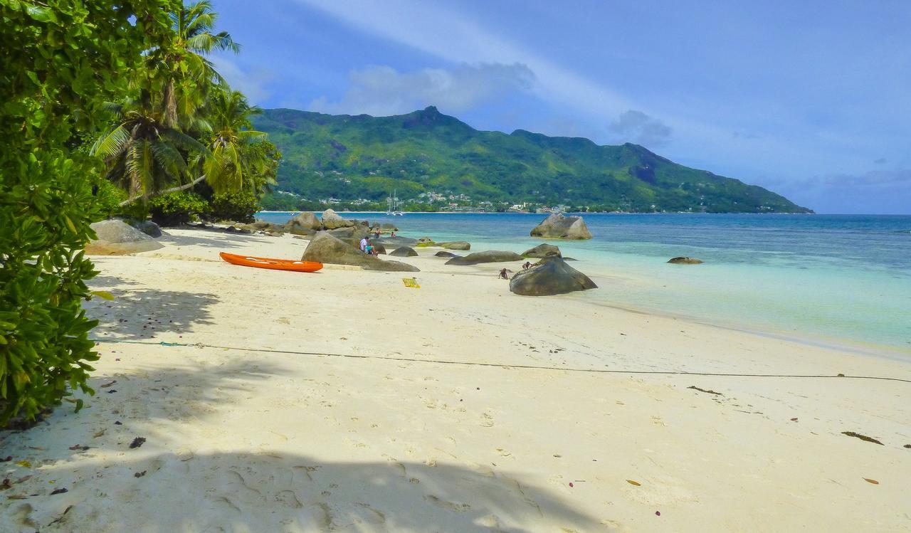 Mouggae Blues Villas Beau Vallon  Bagian luar foto