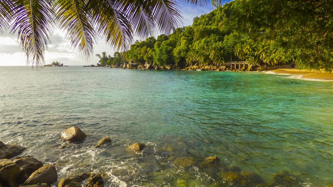 Mouggae Blues Villas Beau Vallon  Bagian luar foto